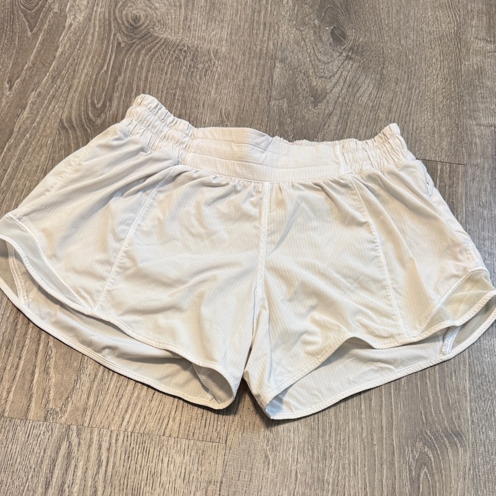 Lululemon Hotty Hot Short  size 6